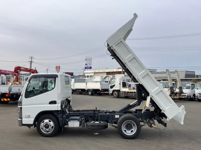 三菱 キャンター 2RG-FBA60(2WD)の写真5