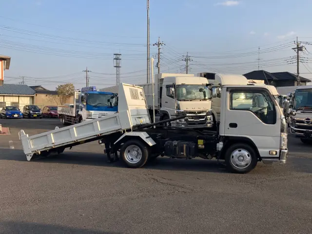 いすゞ エルフ TPG-NKR85AN(2WD)の写真6