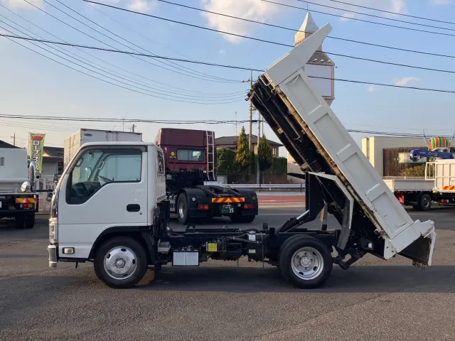 いすゞ エルフ TPG-NKR85AN(2WD)の写真7