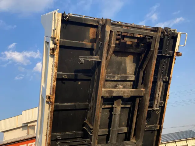 いすゞ エルフ TPG-NKR85AN(2WD)の写真12