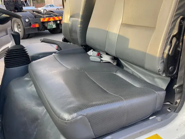 いすゞ エルフ TPG-NKR85AN(2WD)の写真20