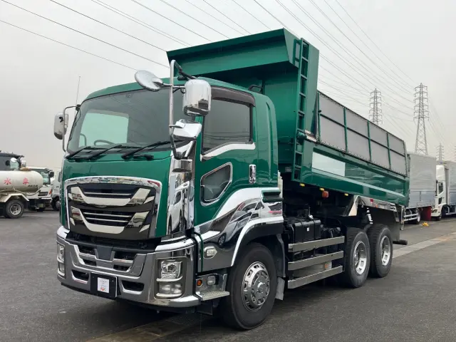 いすゞ ギガ 2PG-CXZ77CT(6x4)の写真1