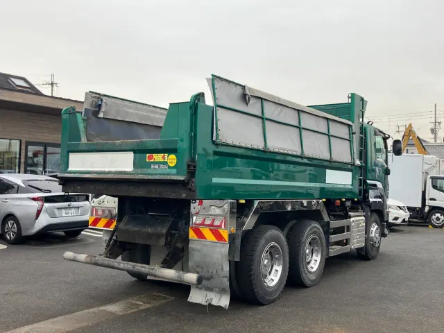いすゞ ギガ 2PG-CXZ77CT(6x4)の写真3