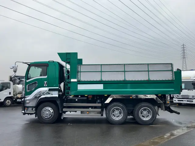 いすゞ ギガ 2PG-CXZ77CT(6x4)の写真7