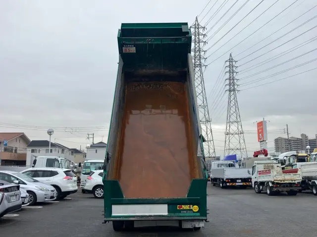 いすゞ ギガ 2PG-CXZ77CT(6x4)の写真10