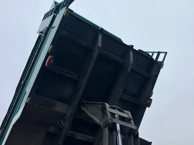 いすゞ ギガ 2PG-CXZ77CT(6x4)の写真12