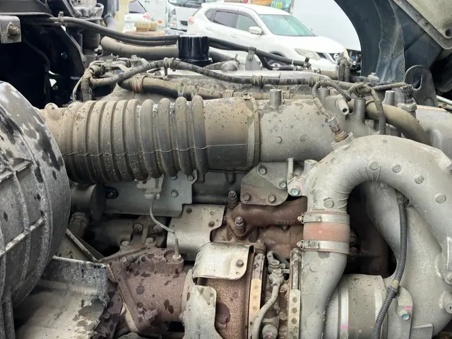 いすゞ ギガ 2PG-CXZ77CT(6x4)の写真18