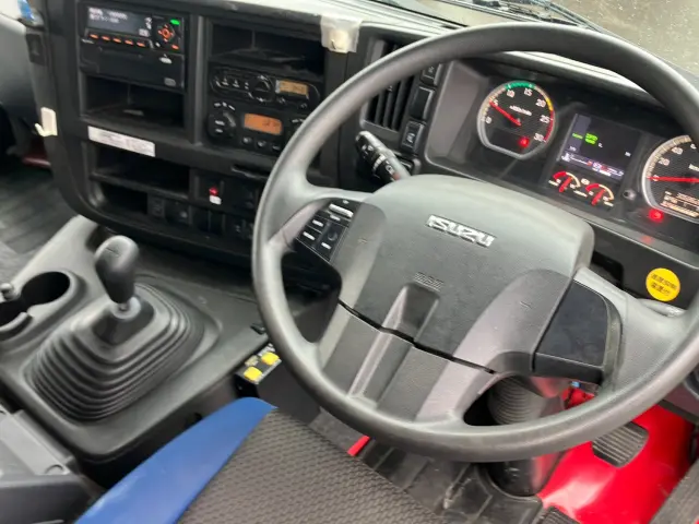 いすゞ ギガ 2PG-CXZ77CT(6x4)の写真21