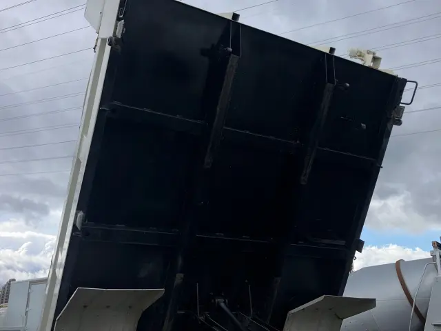 日野 レンジャー 2KG-FD2ABA(2WD)の写真12