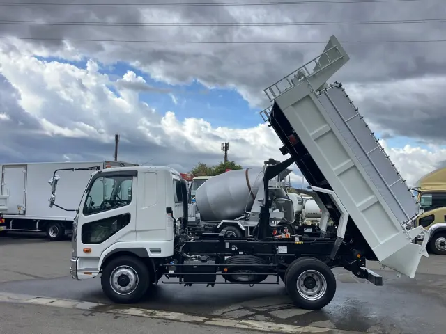 三菱 ファイター 2KG-FK62FZ(2WD)の写真5