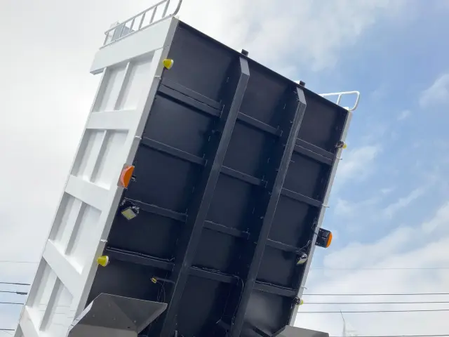 日野 プロフィア 2DG-FS1AJE(6x4)の写真16