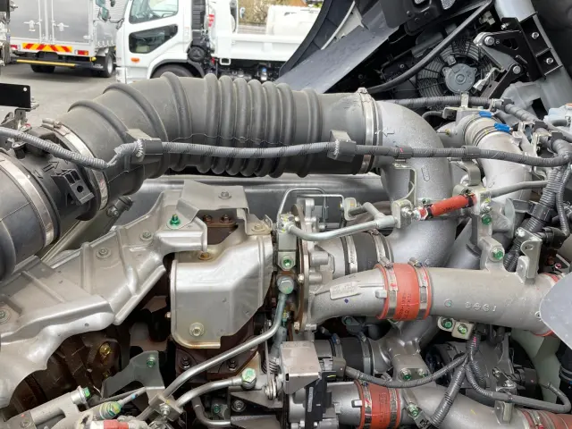 日野 プロフィア 2DG-FS1AJE(6x4)の写真21