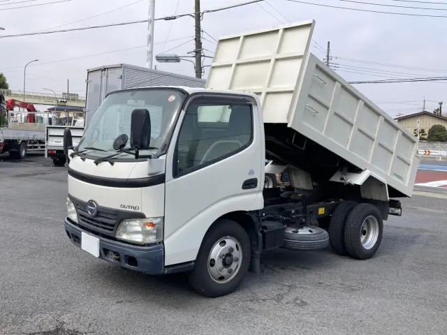 日野 デュトロ BDG-XZU314T(2WD)の写真1