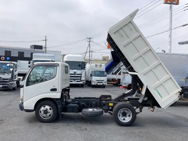 日野 デュトロ BDG-XZU314T(2WD)の写真5