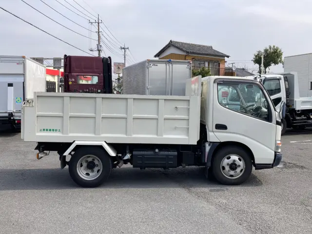 日野 デュトロ BDG-XZU314T(2WD)の写真8