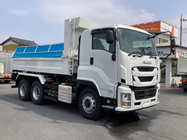 いすゞ ギガ 2RG-CXZ77DT(6x4)の写真2