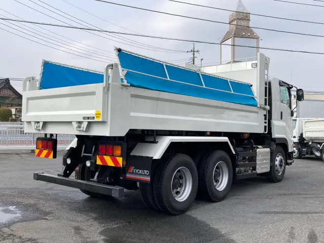 いすゞ ギガ 2RG-CXZ77DT(6x4)の写真3