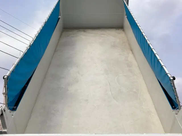 いすゞ ギガ 2RG-CXZ77DT(6x4)の写真11