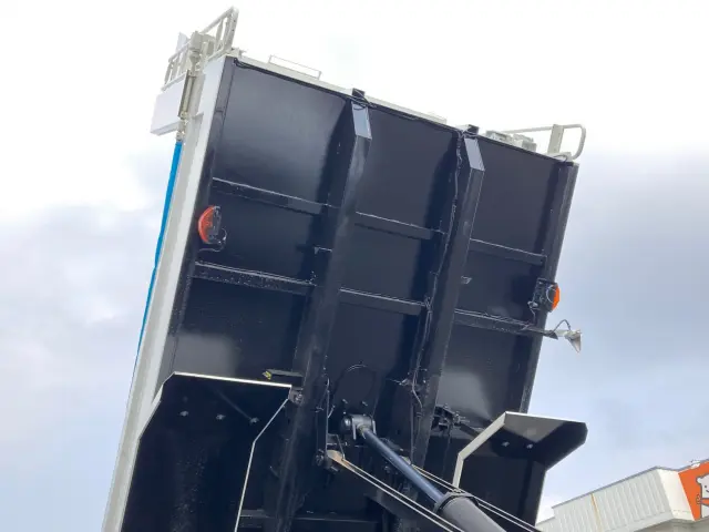 いすゞ ギガ 2RG-CXZ77DT(6x4)の写真12