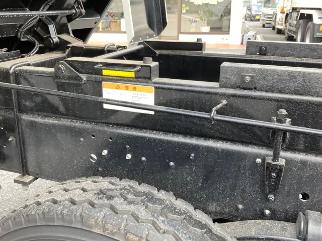 いすゞ ギガ 2RG-CXZ77DT(6x4)の写真14