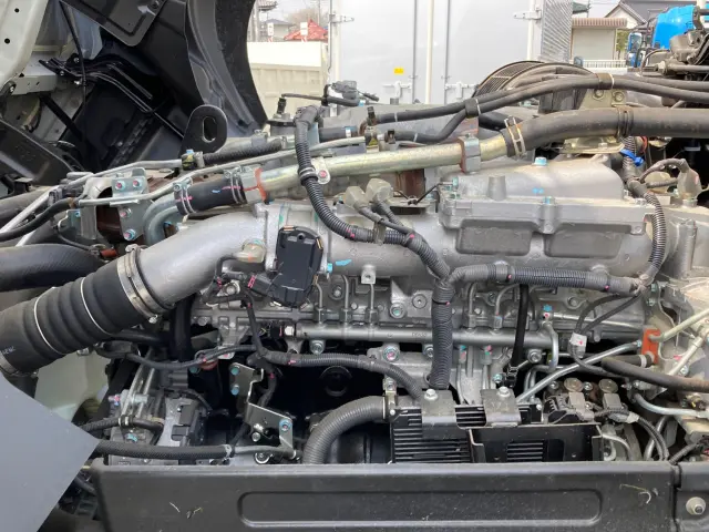 いすゞ ギガ 2RG-CXZ77DT(6x4)の写真17