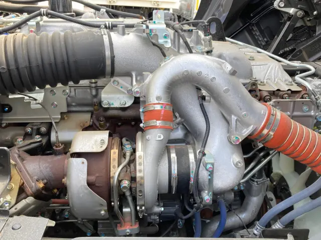 いすゞ ギガ 2RG-CXZ77DT(6x4)の写真18