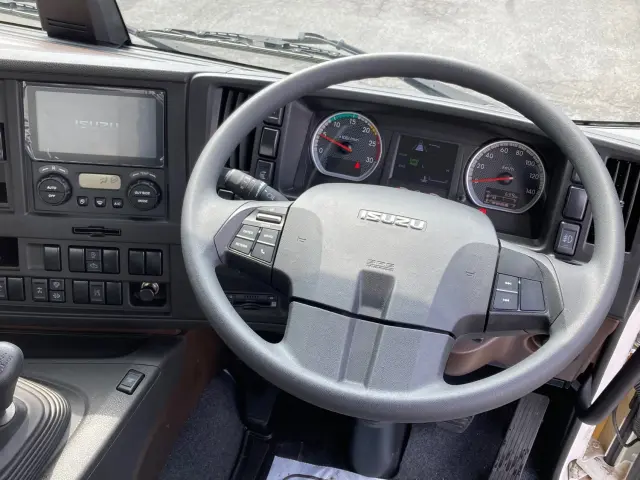 いすゞ ギガ 2RG-CXZ77DT(6x4)の写真21