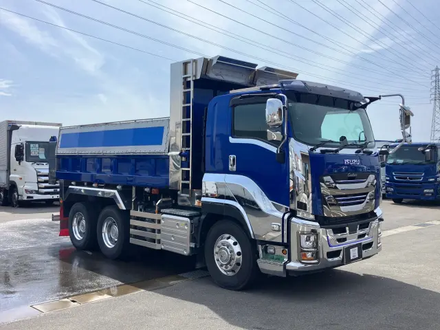 いすゞ ギガ 2PG-CXZ77CT(6x4)の写真2
