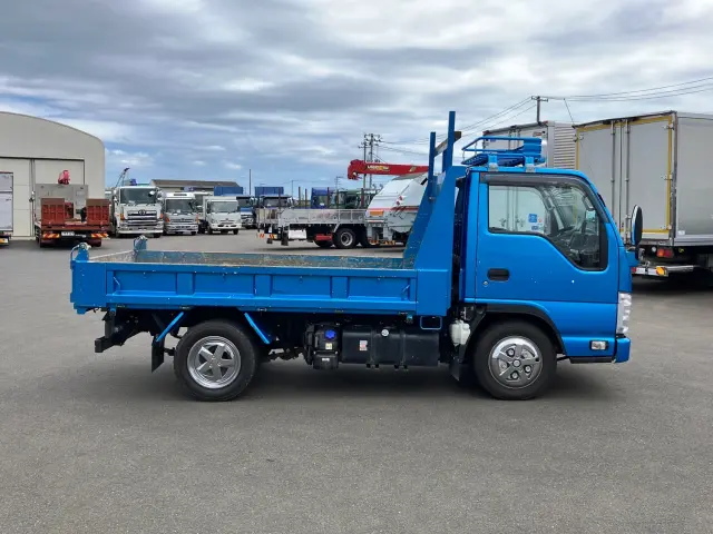 いすゞ エルフ 2RG-NJR88AD(2WD)の写真8