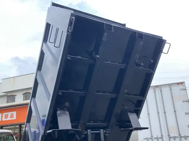 三菱 キャンター TPG-FBA60(2WD)の写真16
