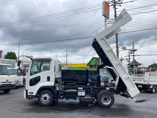 いすゞ フォワード 2RG-FRR90S2(2WD)の写真5