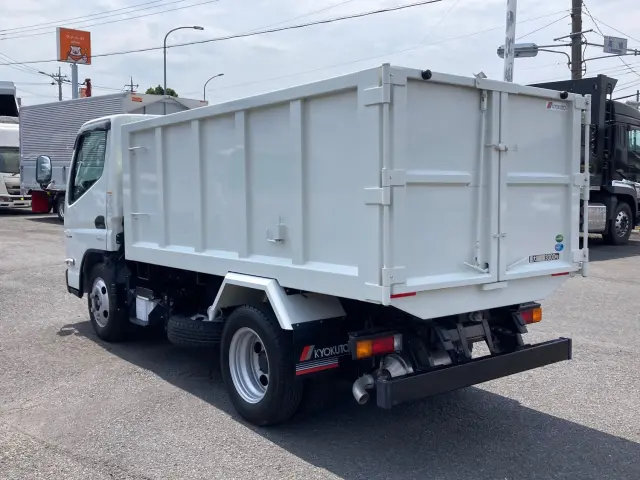 三菱 キャンター 2RG-FBA60(2WD)の写真4
