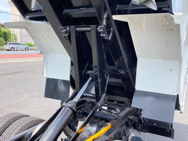 三菱 キャンター 2RG-FBA60(2WD)の写真17