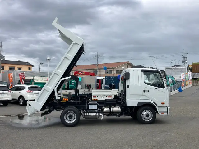 三菱 ファイター 2KG-FK62F(2WD)の写真6