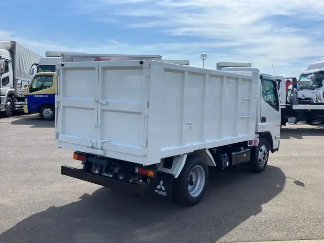 三菱 キャンター 2RG-FBA60(2WD)の写真3