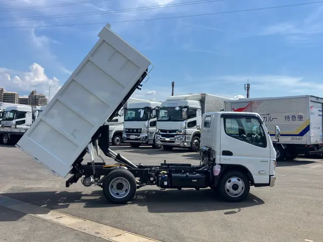 三菱 キャンター 2RG-FBA60(2WD)の写真6