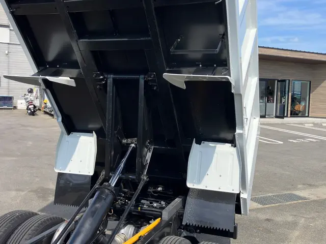 三菱 キャンター 2RG-FBA60(2WD)の写真17