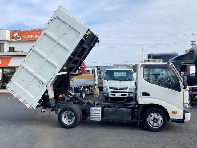 日野 デュトロ 2RG-XZC600T(2WD)の写真6