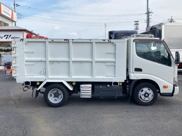 日野 デュトロ 2RG-XZC600T(2WD)の写真8