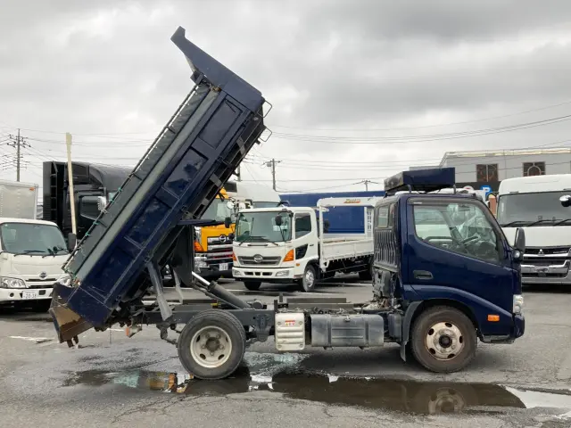 日野 デュトロ 2RG-XZU600T(2WD)の写真6