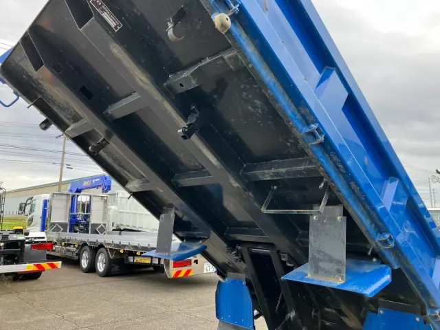 日野 デュトロ 2KG-XZU675T(4WD)の写真13