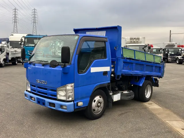 いすゞ エルフ TKG-NKR85AD(2WD)の写真1