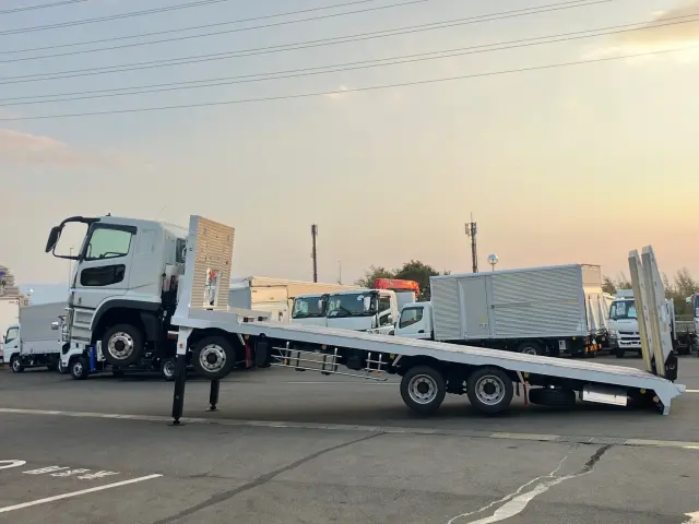 三菱 スーパーグレート 2PG-FS70HZ(8x4)の写真5