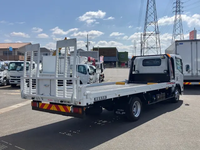 いすゞ エルフ 2RG-NPR88AN(2WD)の写真3