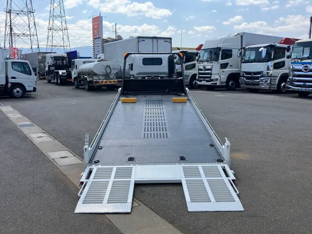 いすゞ エルフ 2RG-NPR88AN(2WD)の写真8