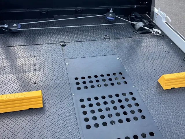 いすゞ エルフ 2RG-NPR88AN(2WD)の写真10