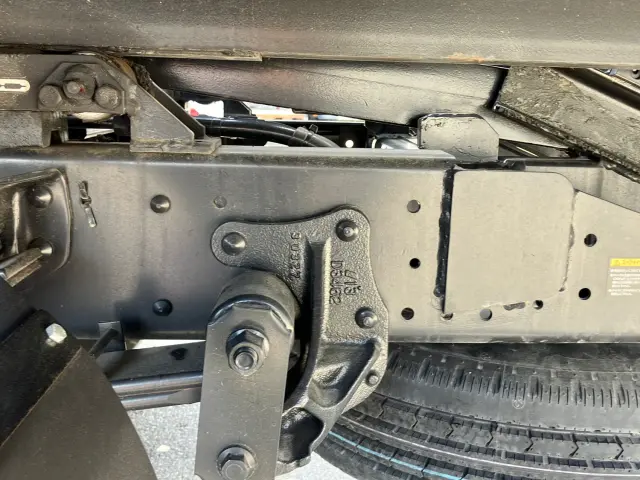 いすゞ エルフ 2RG-NPR88AN(2WD)の写真14