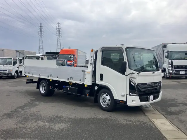 いすゞ エルフ 2RG-NPR88AM(2WD)の写真2