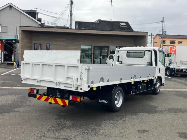 いすゞ エルフ 2RG-NPR88AM(2WD)の写真3