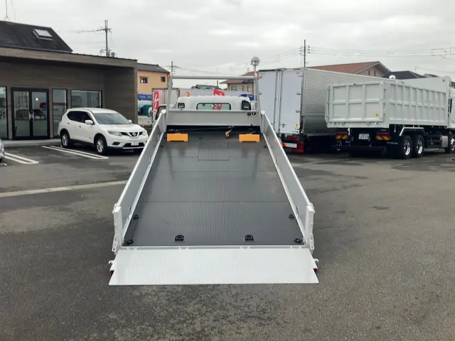 いすゞ エルフ 2RG-NPR88AM(2WD)の写真8